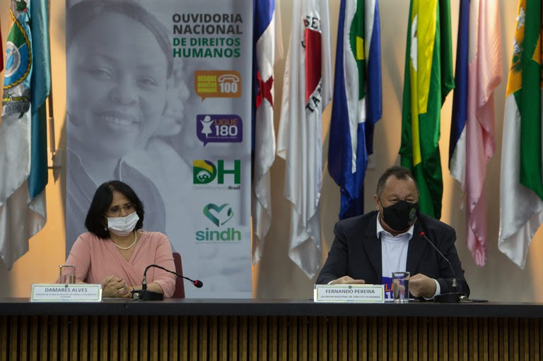 Ministra Damares Alves, titular do MMFDH, e o ouvidor nacional de direitos humanos, Fernando Ferreira / Foto: Willian Meira/MMFDH