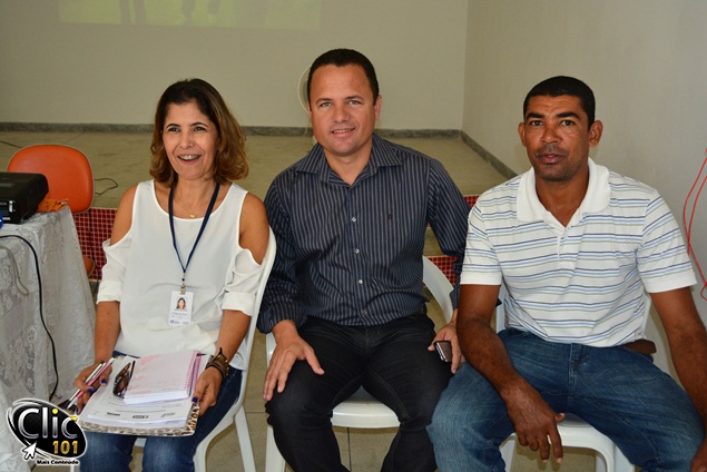 Marivanda Eloy / prefeito Kenoel Viana / presidente da Asapmag Gilson da Paixão