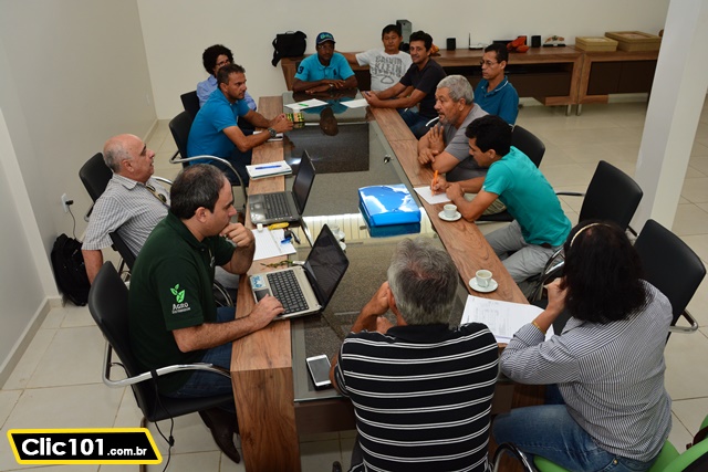 Reunião com apicultores