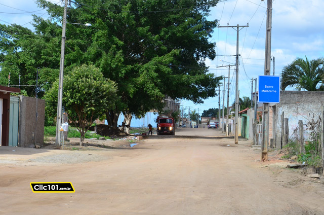 Rua Tiradentes em Itabela