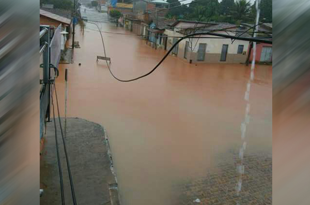 Rua Dr. Talma Sampaio (Foto: Internauta via WhatsApp)