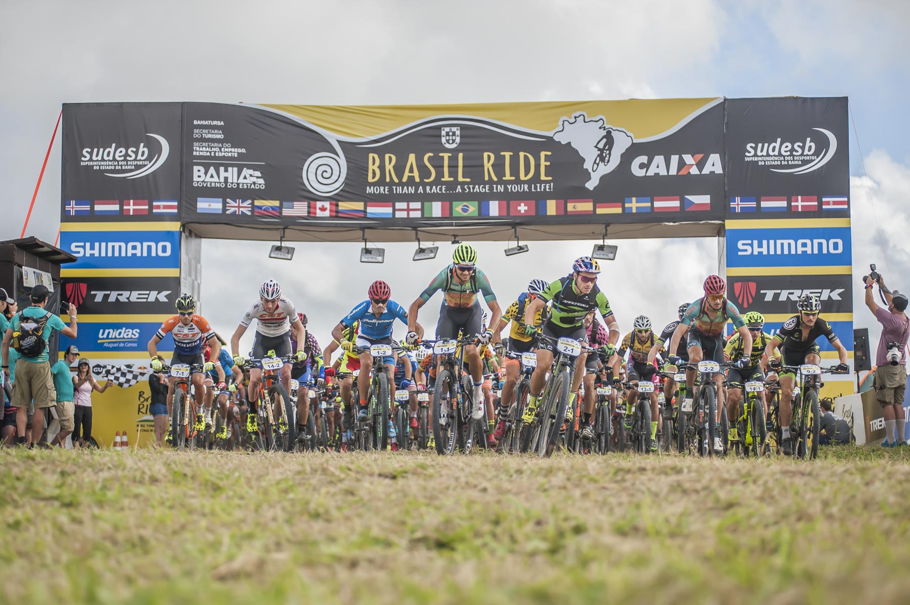 Largada da Brasil Ride em Guaratinga (Marina Magalhães / Brasil Ride) 