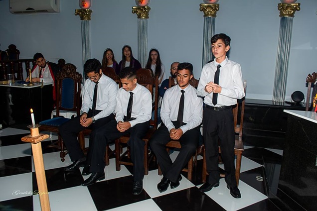 Iniciados na Ordem Demolay / Pedro Sossai Costa (em pé)