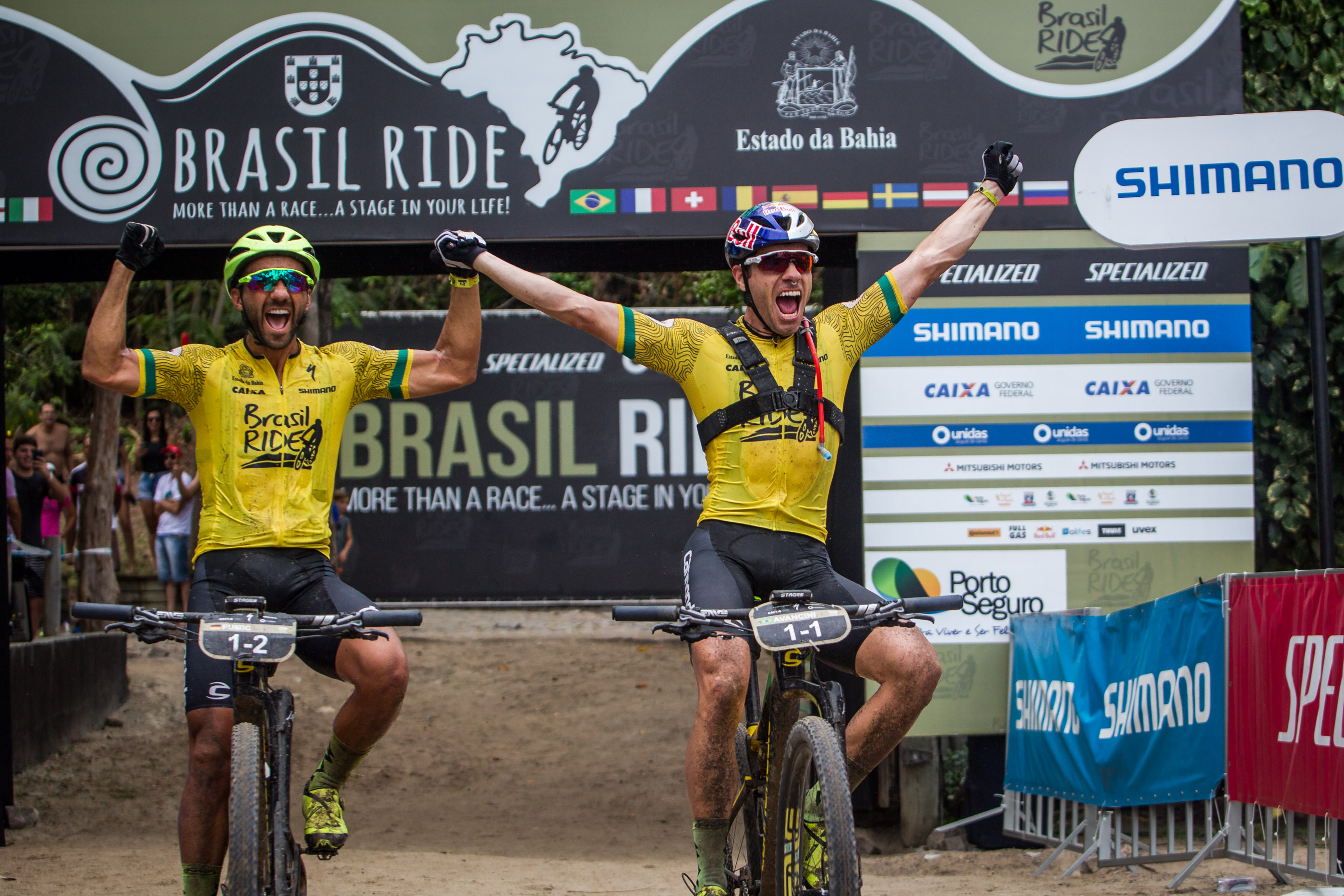 Chegada dos campeões  (Fabio Piva / Brasil Ride) 