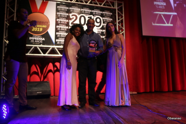 O Gerente da Reylux, Fernando Oliveira, representou Reinaldo na cerimônia de premiação dos Melhores do Ano