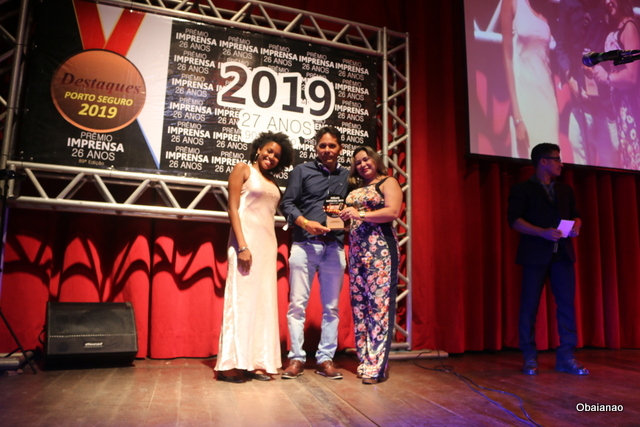 O engenheiro elétrico Anderson Lage e Edilene Vasconcelos levaram o troféu em nome da Mundial Led como “Melhor loja de luminárias e projetos para residências e hotelaria”