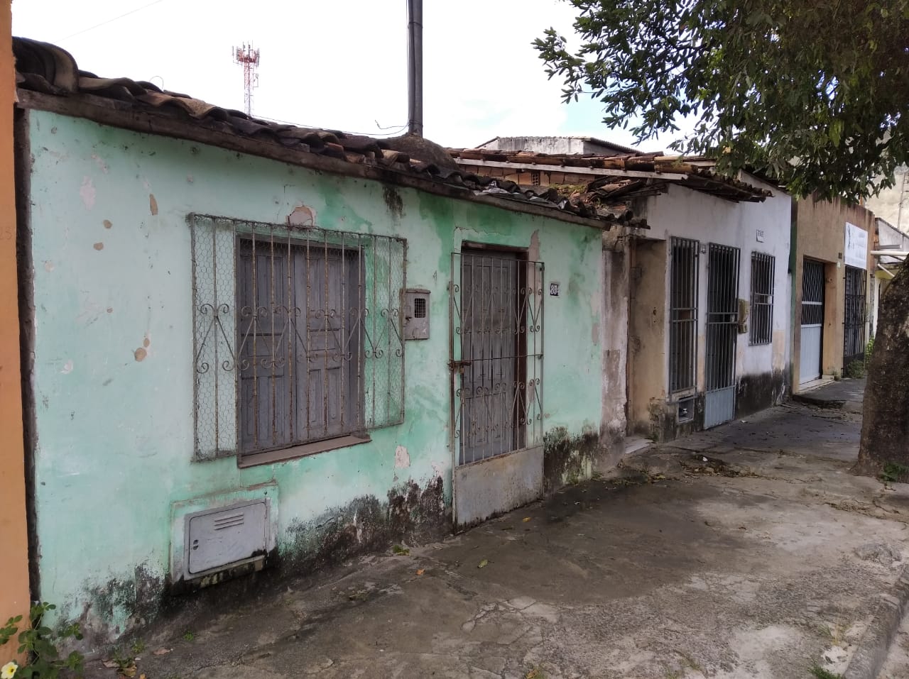 Imóvel que ainda guarda alguma característica das casinhas de taipa antigas