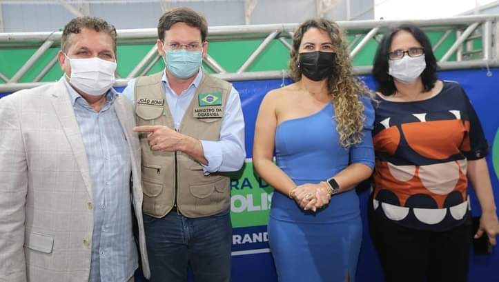 Secretário Paulo Dapé, ministro João Roma, prefeita Cordélia Torres e ministra Damares Alves