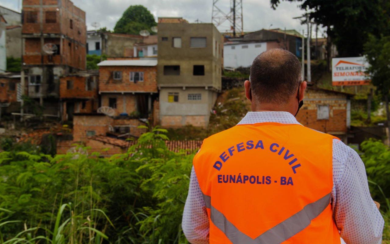 Defesa Civil realiza monitoramento das áreas de risco de Eunápolis