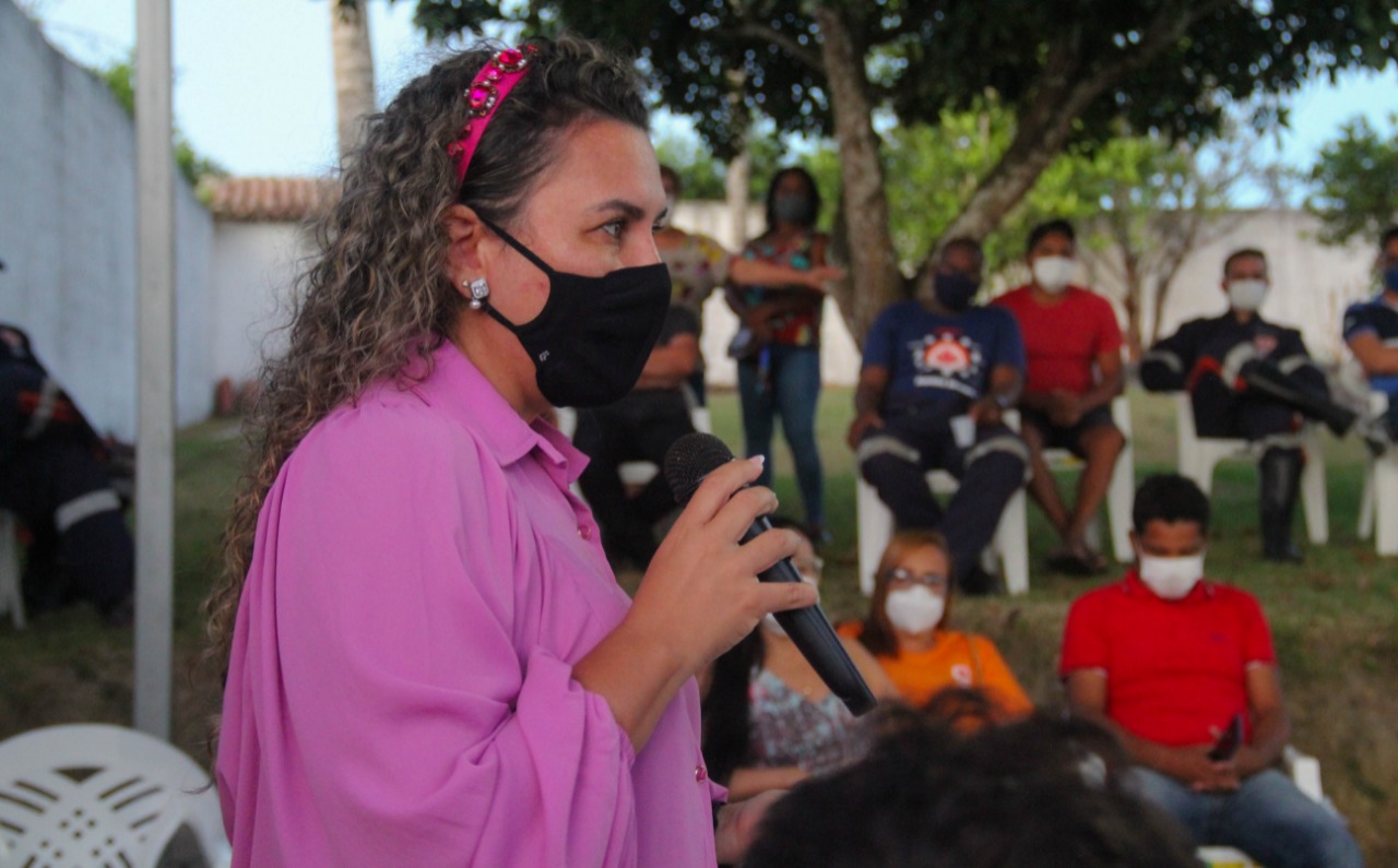 Cordélia Torres usou a palavra durante solenidade de entrega da ambulância