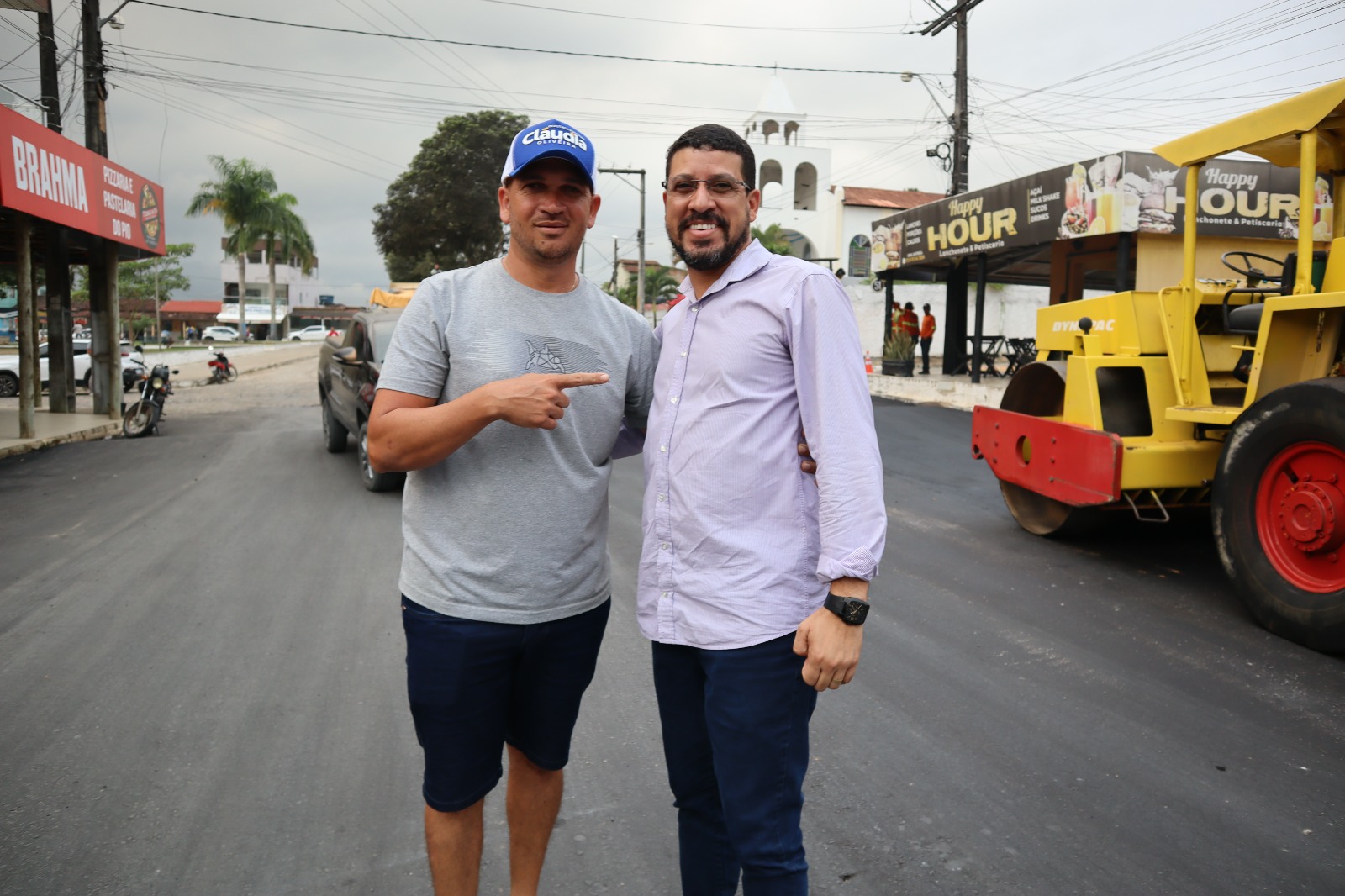 Prefeito Ricardo Flauzino, ao lado do vereador Warlem