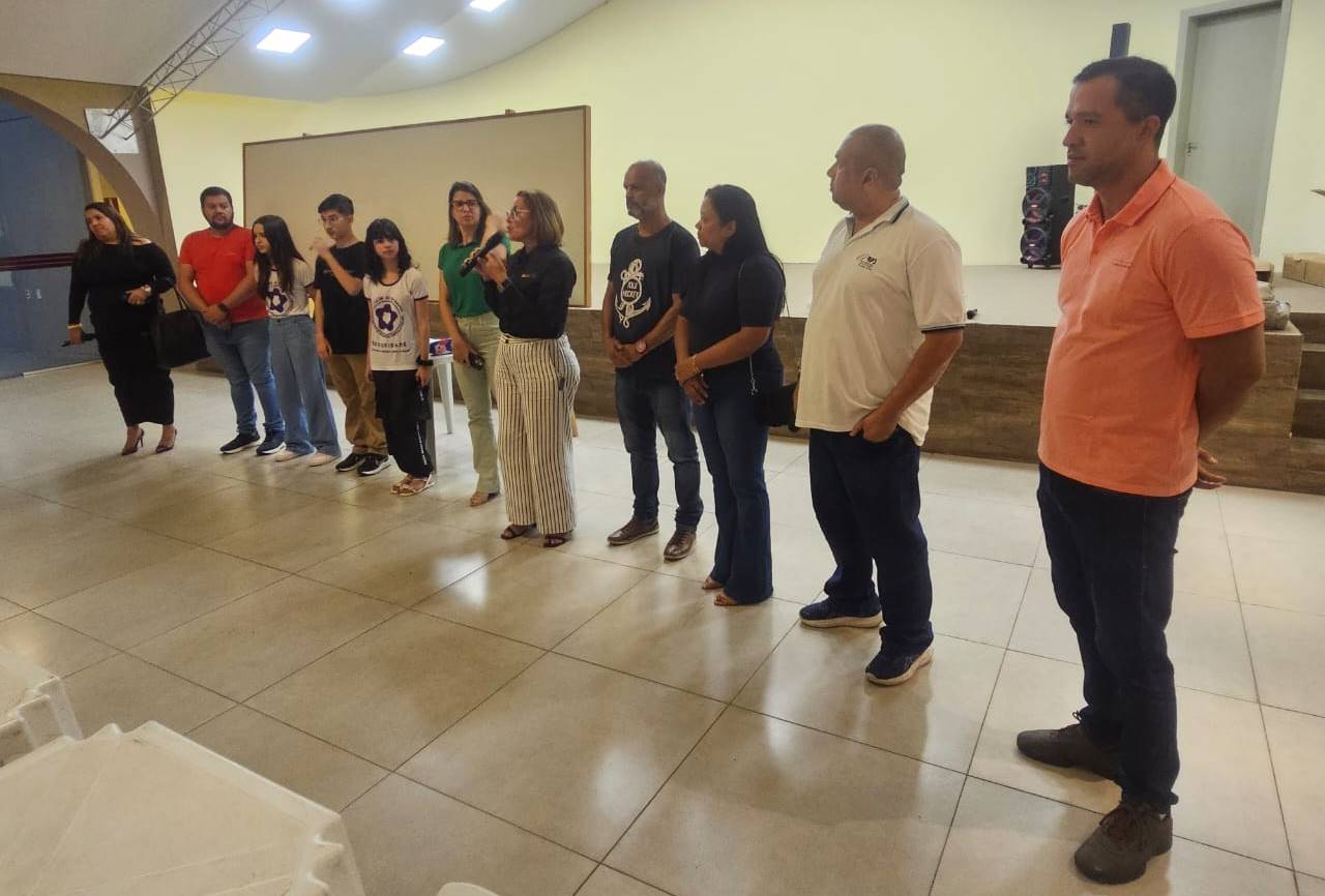 Luciana (Diretora Administrativa do IASC), Fhilippe (Professor de Matemática do IASC), Maria Cecília (Bethel #27 Bruna Piveta Suaid das Filhas de Jó), Arthur Almeida (Mestre Conselheiro do Capítulo Wilton Cunha), Sabrina (Honorável Rainha do Bethel #27 Bruna Piveta Suaid das Filhas de Jó), Cintia Moura (Presidente da Fraternidade Fenimina 5 de Novembro), Claudia Berdague (Diretora Pedagógica do Iasc), Lauro Jonas (Mestre de Banquete da Loja Mônica Fraternidade 5 de Novembro), Andreia Nascimento (Vice-Presidente da Fraternidade Feminina 5 de Novembro), Carlos Augusto (1° Vigilante da Loja Maçônica Fraternidade 5 de Novembro), Thiago Moreno (Loja Maçônica Fraternidade 5 de Novembro)