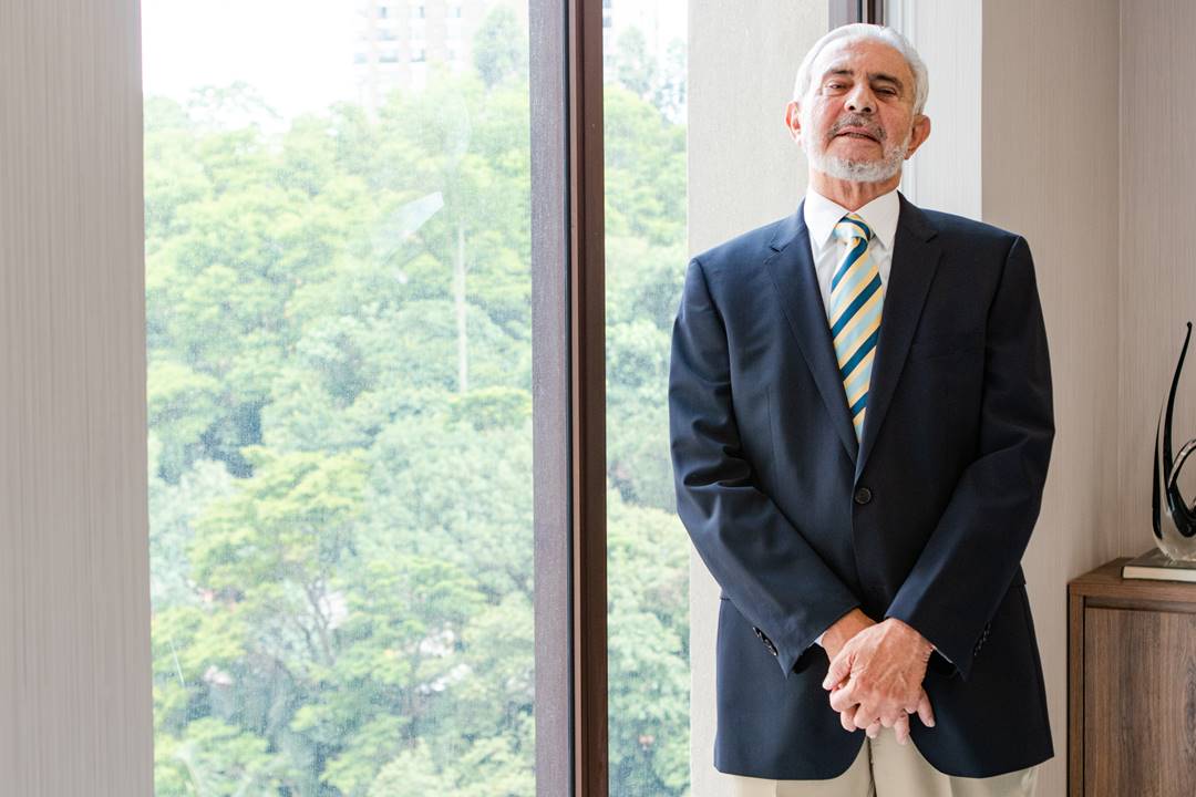 Samuel Hanan é engenheiro com especialização nas áreas de macroeconomia, administração de empresas e finanças, empresário, e foi vice-governador do Amazonas (1999-2002). Autor dos livros “Brasil, um país à deriva”, “Caminhos para um país sem rumo” e “Brasil: Que país é este?”. Site: https://samuelhanan.com.br