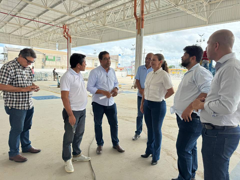 Prefeita Cordélia em visita a obras do Mix Mateus