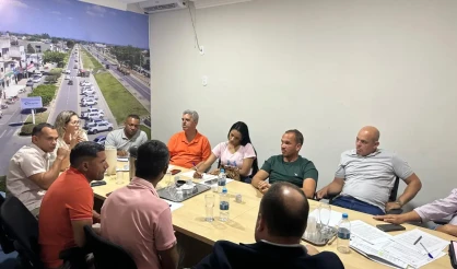 Vereadores e equipe técnica discutem aplicação de Emendas Impositivas no Orçamento Municipal em reunião na Câmara de Itabela
