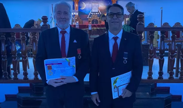 Warley Pires e Eduardo Amoedo são elevados a novos graus na Maçonaria Filosófica em Eunápolis