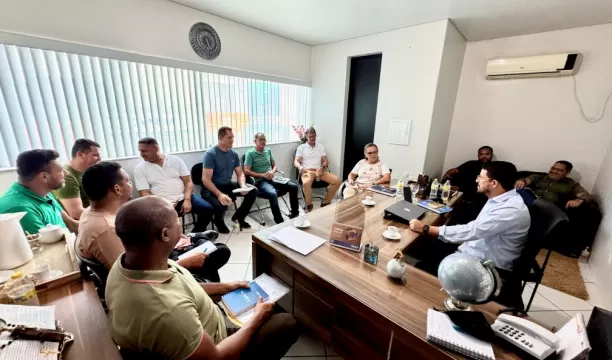 Prefeito Ricardo Flauzino realiza reunião emergencial para prevenção de chuvas em Itabela