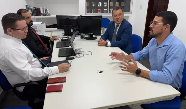 Prefeito Ricardo Flauzino realiza visita institucional ao Promotor de Justiça Igor Saulo