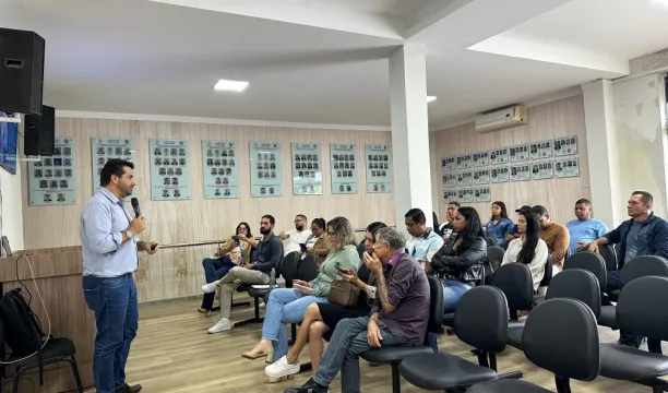 Itabela adere ao Programa Cidade Empreendedora do Sebrae e discute eixos estratégicos para o desenvolvimento local