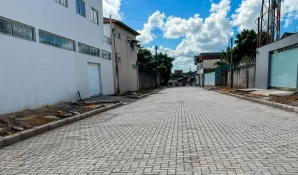 Prefeito Flauzino entrega obras de pavimentação e drenagem