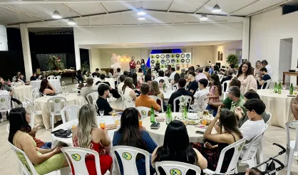 Loja Maçônica Fraternidade Itabelense confraterniza em comemoração ao Dia das Mães