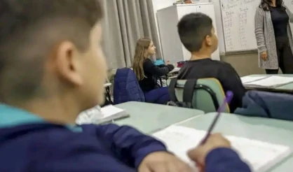 Escolaridade brasileira não acompanha demanda por profissionais qualificados, aponta CNI