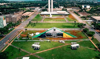 Presidente eleito neste domingo não tomará posse em 1º de janeiro